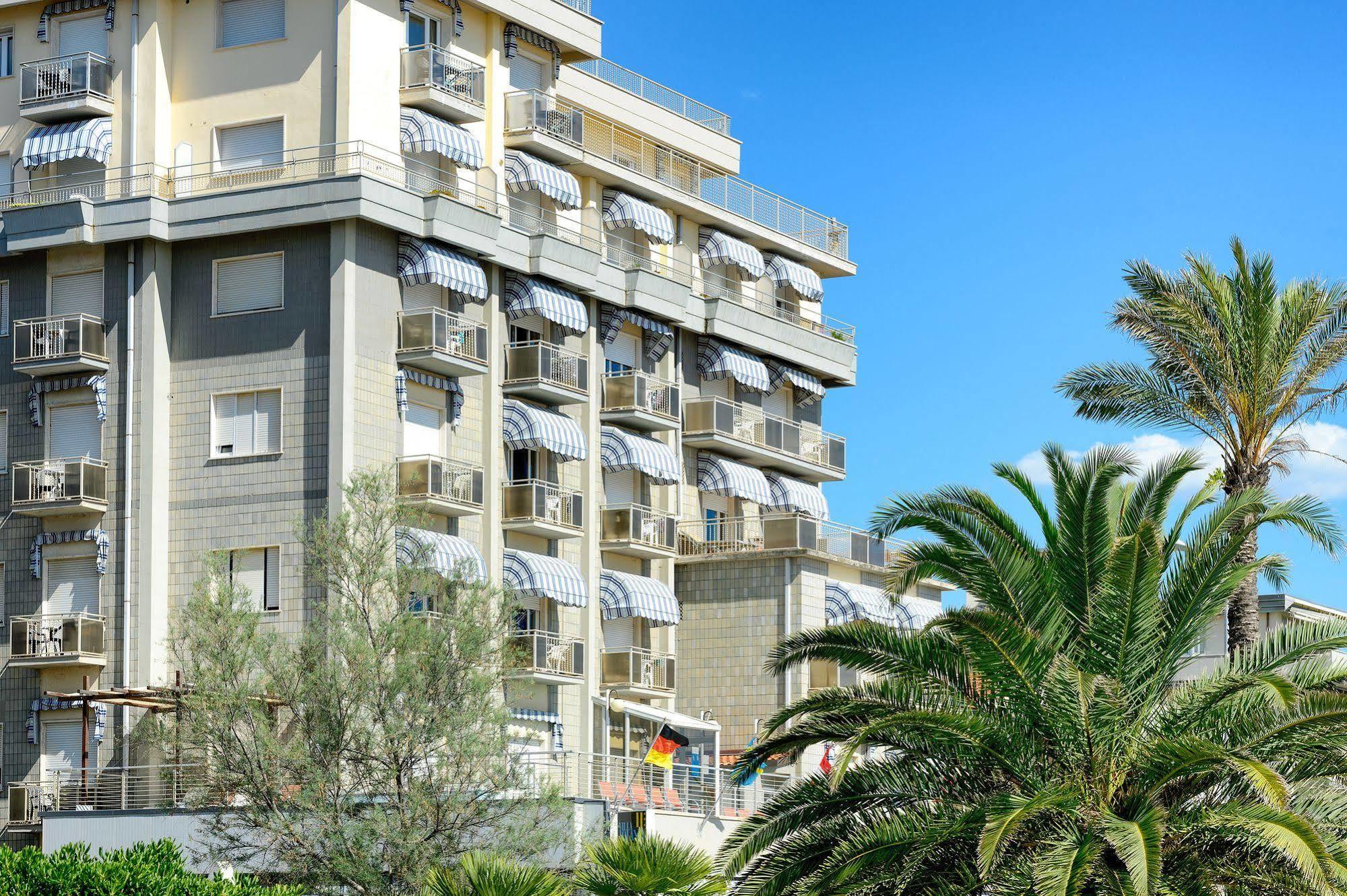 Jolanda 3* Lido di Camaiore